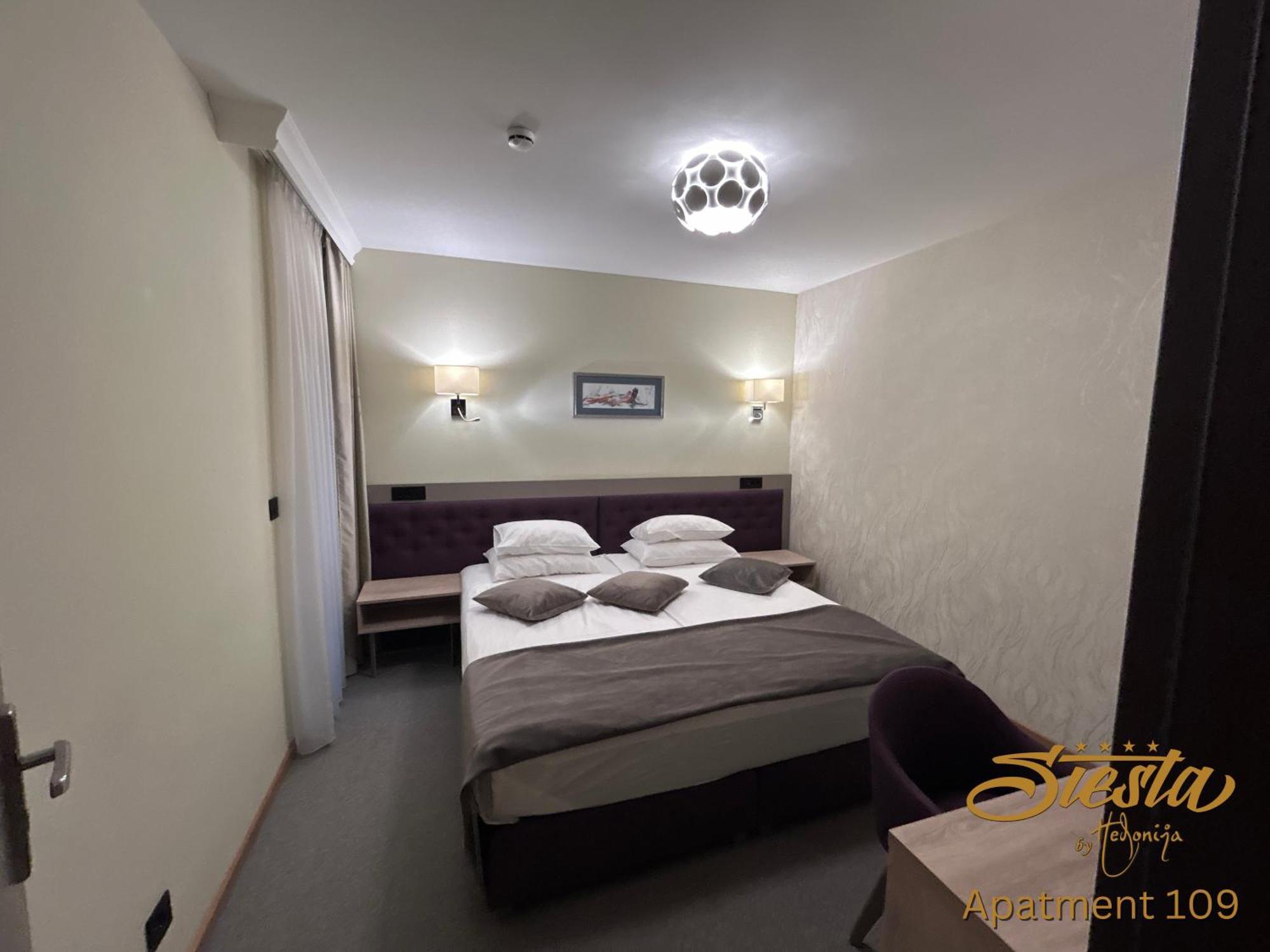 Hotel Siesta Užice Exteriör bild