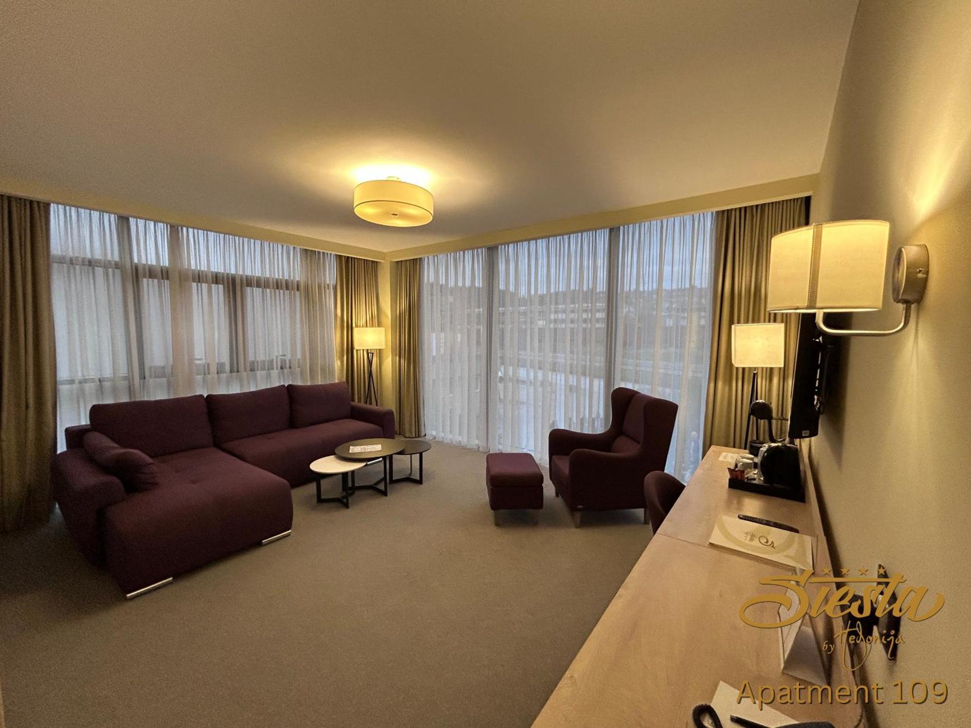 Hotel Siesta Užice Exteriör bild